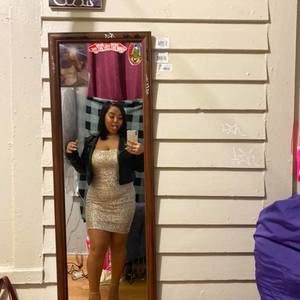 Meet your Posher, Elsy